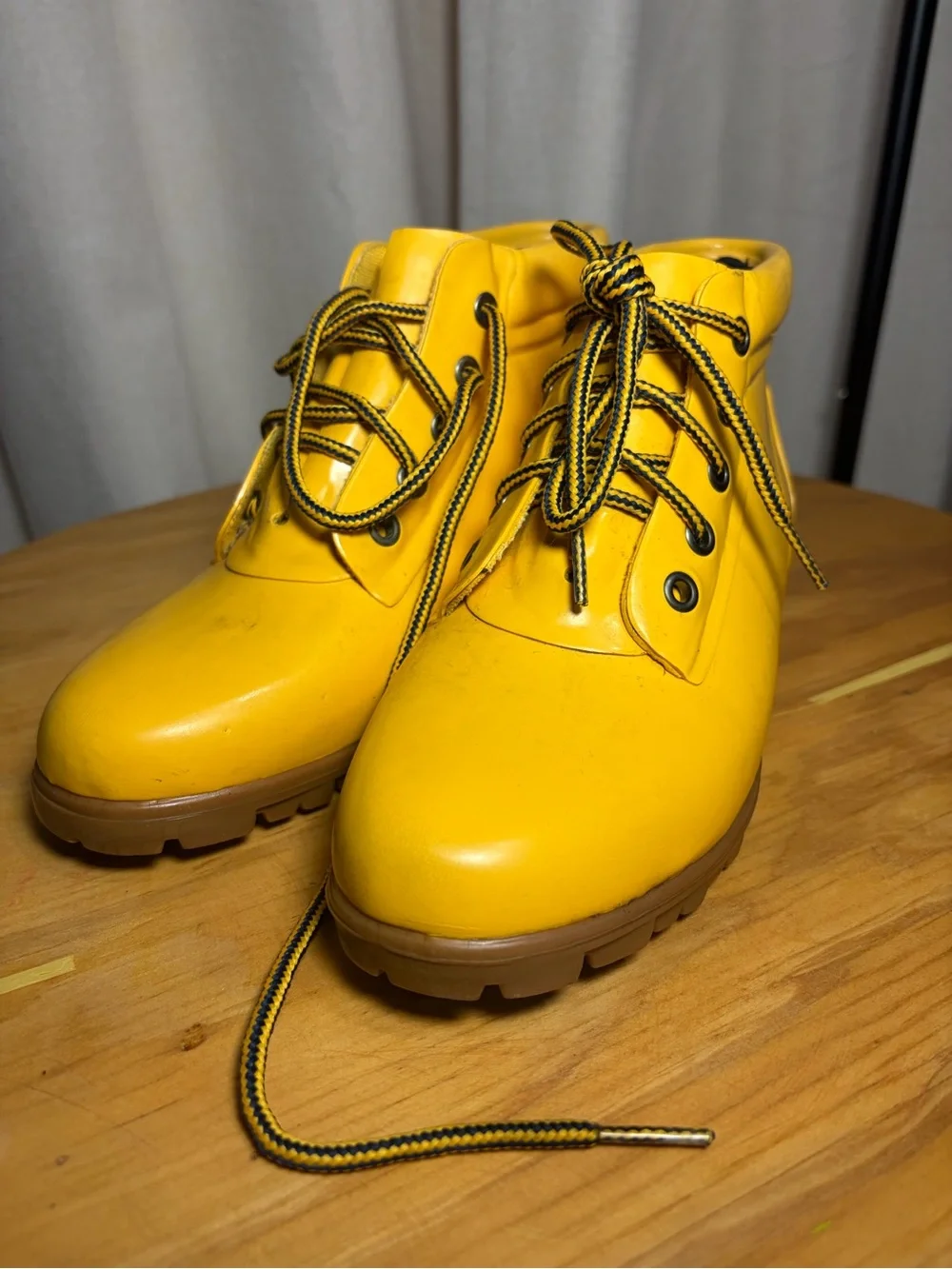 Women’s Yellow Waterproof Lace-Up Rain Boots 9M